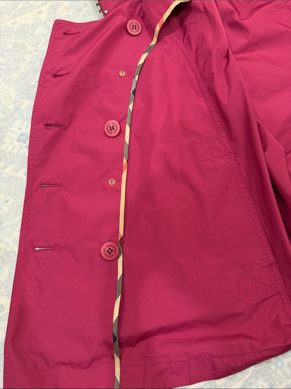Burberry Rose Magenta Hooded Double-Breasted Rain Cape - Picture 13 of 17